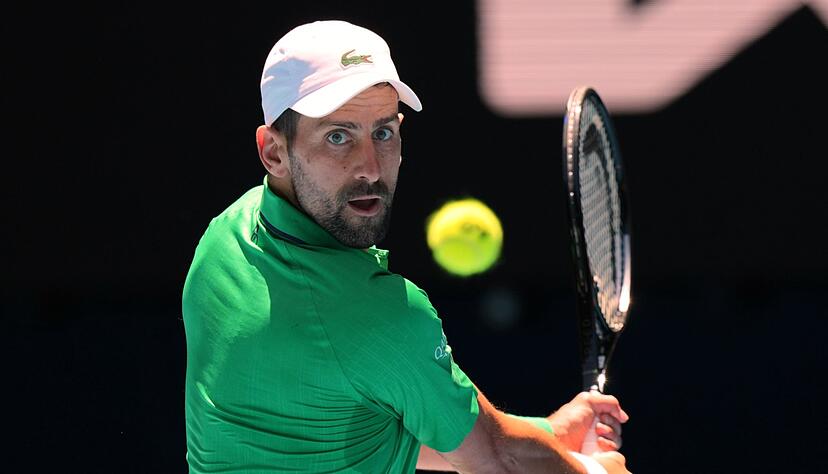 Novak Djokovic ist in Melbourne weiter ohne Satzverlust. Novak Djokovic ist in Melbourne weiter ohne Satzverlust.