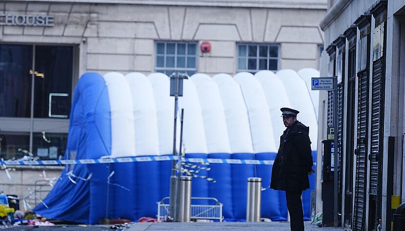 Bürgermeister Steve Rotheram sprach am Morgen von mehreren Menschen in kritischem Zustand. Bürgermeister Steve Rotheram sprach am Morgen von mehreren Menschen in kritischem Zustand.