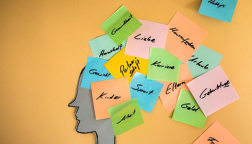 Mental Load sichtbar machen: Viele Familien erleben eine ungleiche Verteilung der unsichtbaren Sorgearbeit.