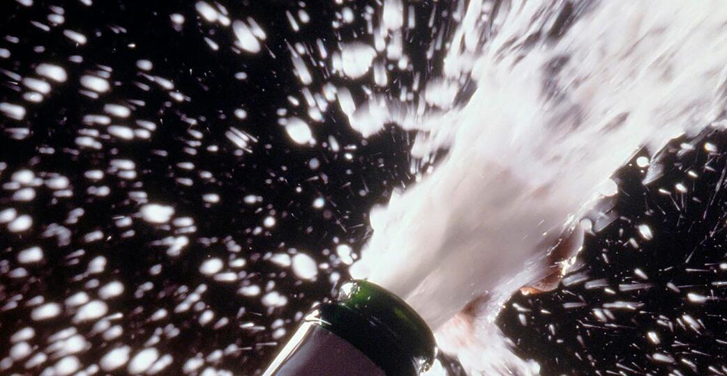 Ob mit oder ohne Grund zum Anstoßen: Die Deutschen lassen gern die Korken knallen.