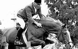 Einer der Größten: Gerd Wiltfang gewinnt 1997 auf Ramina den Großen Preis von Ilsfeld und stirbt kurz darauf an Herzversagen − das Foto zeigt ihn 1996.
Foto: Krüger Einer der Größten: Gerd Wiltfang gewinnt 1997 auf Ramina den Großen Preis von Ilsfeld und stirbt kurz darauf an Herzversagen − das Foto zeigt ihn 1996.
Foto: Krüger