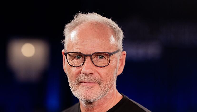 Der Moderator, Musiker und Autor Reinhold Beckmann hat wegen eines Wasserschadens sein Zuhause in Hamburg verloren. (Archivbild)