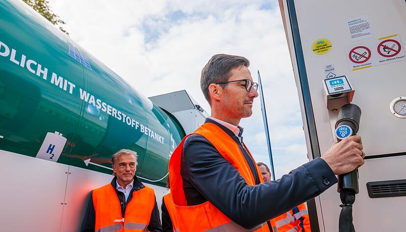 Freiburg setzt auf Wasserstoff-Fahrzeuge bei der M&uuml;llabfuhr.