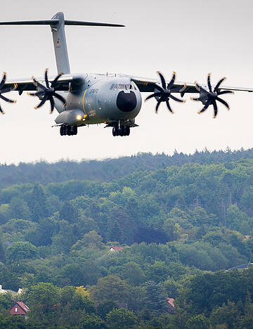 Ein Transportflugzeug vom Typ Airbus A400M, hier bei einem Landeanflug in Niedersachen. Ein solches Flugzeug war am Mittwoch &uuml;ber Abstatt zu sehen.
