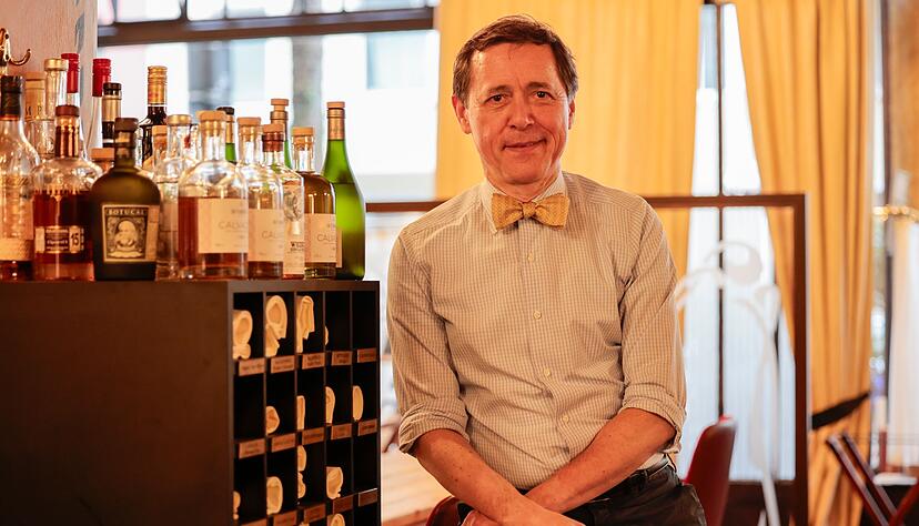 In seinem Restaurant hat Vincent Moissonnier nach französischer Sitte auch einen Schrank, in dem Stammgäste ihre Serviette in einem Fach deponieren können.