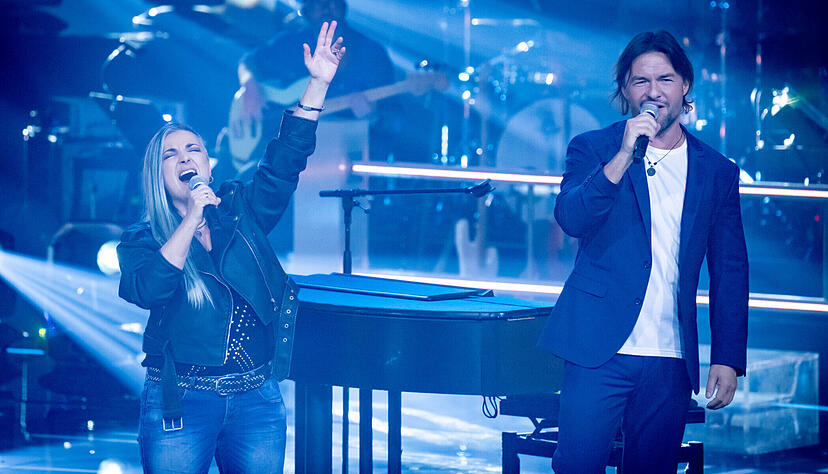 Biggi Käfer mit ihrem Battlepartner René bei "The Voice of Germany". Biggi Käfer mit ihrem Battlepartner René bei "The Voice of Germany".