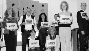 Jeder ist anders, alle gehören sie zusammen: Das Fachpublikum stellte auf der Bühne nach, welch komplizierte Beziehungsgeflechte es in Stieffamilien gibt. (Foto: Ulrike Bauer)