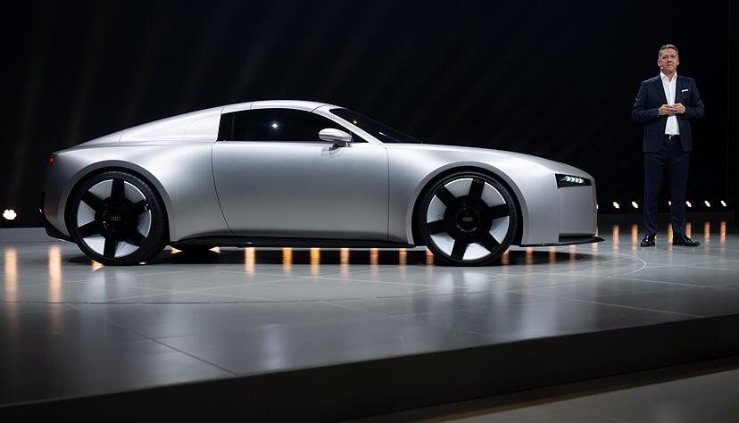 Das Audi Concept C präsentiert sich mit klarem Design. Das Audi Concept C präsentiert sich mit klarem Design.