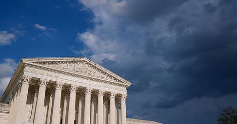 Trump hat im Streit um seine aggressive Zollpolitik eine Niederlage vor dem Supreme Court kassiert. (Archivbild) Trump hat im Streit um seine aggressive Zollpolitik eine Niederlage vor dem Supreme Court kassiert. (Archivbild)