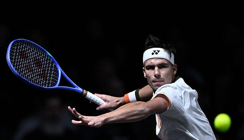 Für Daniel Altmaier ist in Paris im Achtelfinale Endstation. Für Daniel Altmaier ist in Paris im Achtelfinale Endstation.