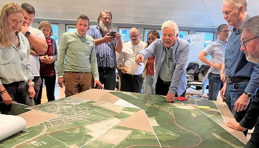 Die dritte Beteiligungswerkstatt am Samstagnachmittag im K&uuml;nzelsauer Rathaus zog das meiste Interesse auf sich. Die Stimmung war dort am positivsten.
