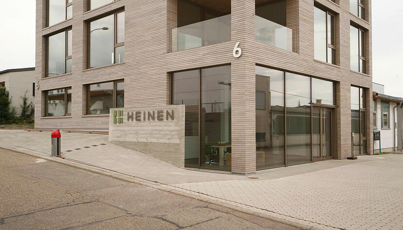 Der Anbau an  die Schreinerei Heinen wurde 2015 mit einem Architekturpreis ausgezeichnet.