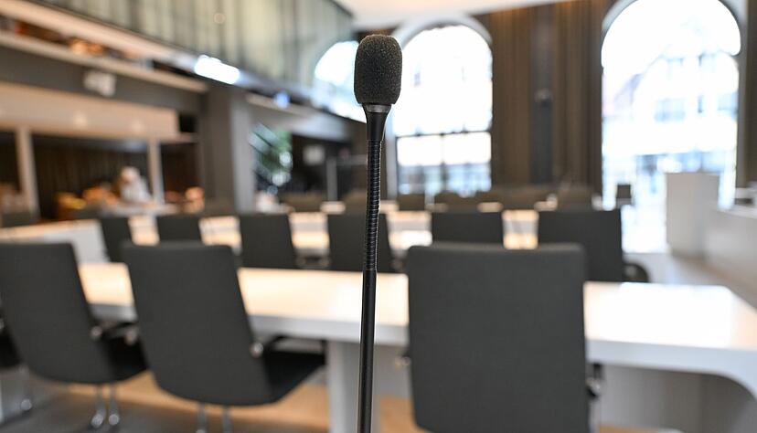 Künftig können Gemeinde- und Kreistagssitzungen auch digital besucht werden - wenn das die Kommune will. Künftig können Gemeinde- und Kreistagssitzungen auch digital besucht werden - wenn das die Kommune will.