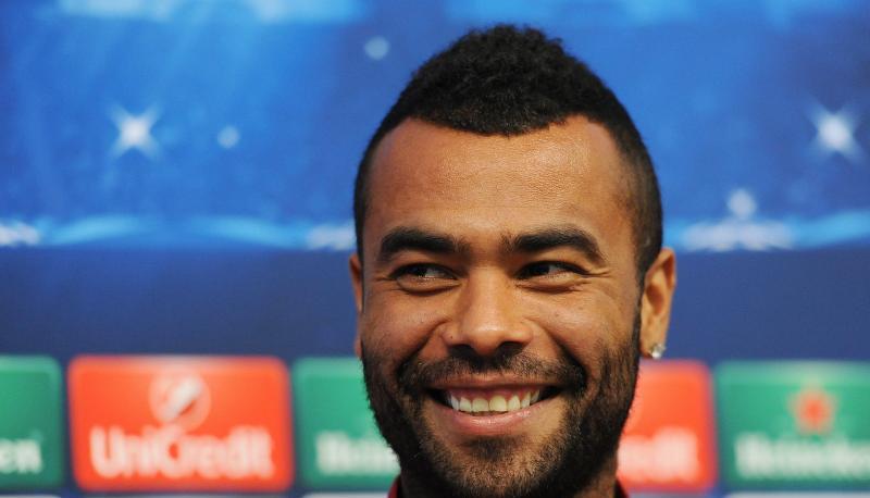 Cole war nach seiner Zeit in London unter anderem noch bei der AS Rom aktiv. Cole war nach seiner Zeit in London unter anderem noch bei der AS Rom aktiv.