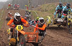 Platz neun beim Debüt im Schneegestöber des Int. 47. Schnaitheimer Motocross: Anfang April traten Joshua und Noah Weinmann erstmals bei einem Lauf zur Deutschen Meisterschaft an. Platz neun beim Debüt im Schneegestöber des Int. 47. Schnaitheimer Motocross: Anfang April traten Joshua und Noah Weinmann erstmals bei einem Lauf zur Deutschen Meisterschaft an.