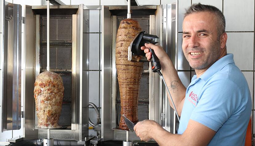 Dönerspieße und andere Geräte geben ordentlich Wärme ab. Dönerspieße und andere Geräte geben ordentlich Wärme ab.