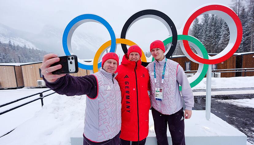 Selfie in Cortina: Bobfahrer Francesco Friedrich (links) mit Alexander Sch&uuml;ller und Tim Becker.
