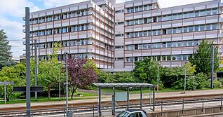 Das Finanzamt in Heilbronn. Wer hier 2025 seine Einkommensteuererkl&auml;rung abgab, musste im Schnitt mehr als 50 Tage auf einen Bescheid warten.