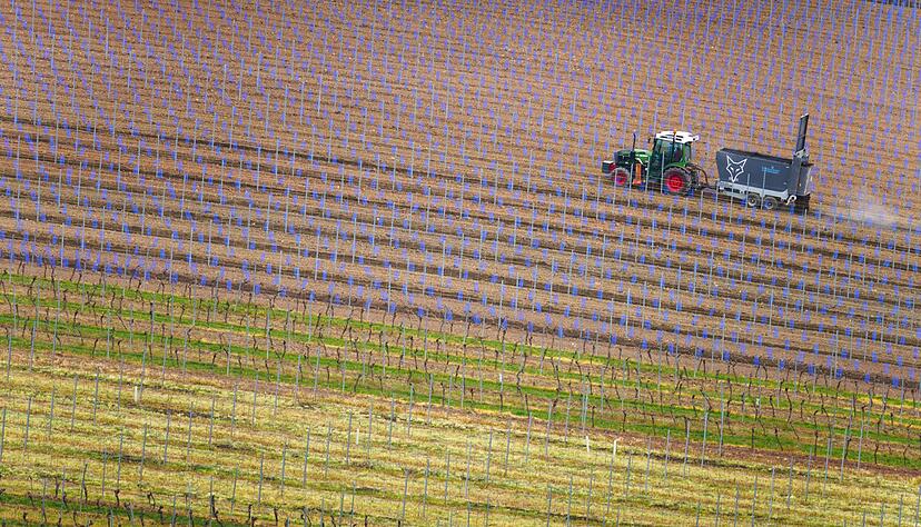 Der junge Mann kippte mit seinem Trecker um und wurde lebensgef&auml;hrlich verletzt. (Symbolbild)