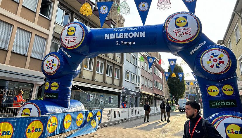 Start in die zweite Etappe in Heilbronn im Jahr 2024. In diesem Jahr f&uuml;hrt sogar die Schlussetappe der Deutschland-Tour wieder durch Heilbronn und die Region.