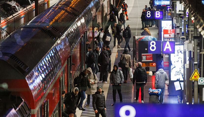 Mit dem Ticket kann man bundesweit im Nah- und Regionalverkehr fahren.