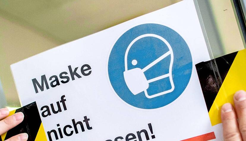 Immer wieder sieht man in Geschäften und Masken-Zonen oder bei öffentlichen Zusammenkünften Menschen ohne medizinische Mund-Nasen-Bedeckung. Manche berufen sich auf ärztliche Atteste − bisweilen auch auf unrichtige.
Foto: Archiv/Dittrich Immer wieder sieht man in Geschäften und Masken-Zonen oder bei öffentlichen Zusammenkünften Menschen ohne medizinische Mund-Nasen-Bedeckung. Manche berufen sich auf ärztliche Atteste − bisweilen auch auf unrichtige.
Foto: Archiv/Dittrich