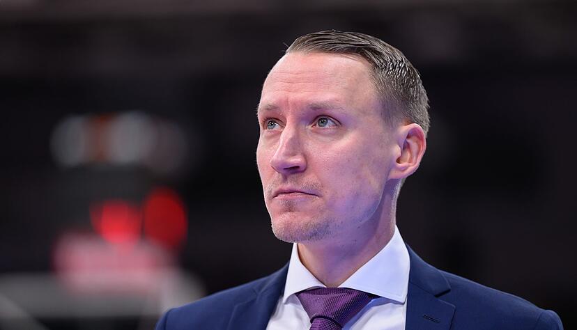 Muss auf Darnell Edge k&uuml;nftig verzichten: Ludwigsburgs Trainer Mikko Riipinen. (Archivbild)