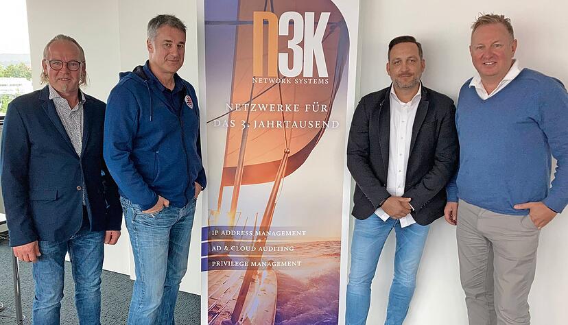 Gaben den Startschuss für das Pilotprojekt: (von links) Michael Rumrich, Stefan Rapp, Alexander Häcker und Jan Schablowski.
Foto: Martin Peter Gaben den Startschuss für das Pilotprojekt: (von links) Michael Rumrich, Stefan Rapp, Alexander Häcker und Jan Schablowski.
Foto: Martin Peter