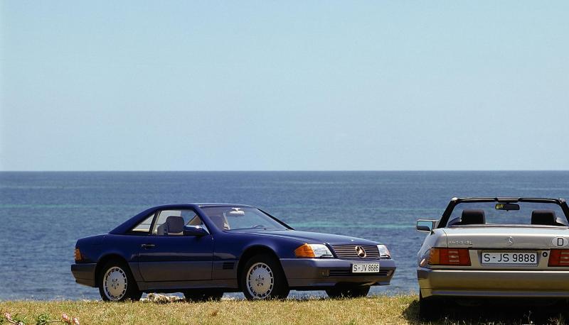 Auf und zu: Mit dem Hardtop (links) wurde der SL zum Ganzjahreswagen.