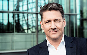 Zum 1. September tritt Gernot Döllner die Nachfolge an. Der 54-Jährige ist derzeit noch Leiter der Strategie im VW-Konzern. Zum 1. September tritt Gernot Döllner die Nachfolge an. Der 54-Jährige ist derzeit noch Leiter der Strategie im VW-Konzern.