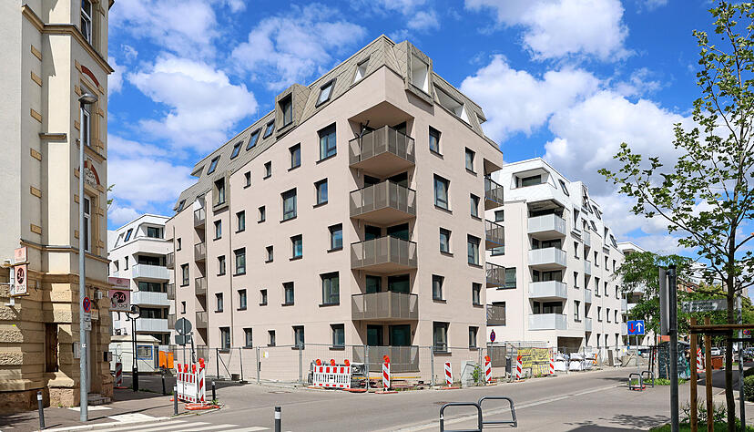 Die fünf neuen Mehrfamilienhäuser in der Happelstraße Heilbronn sind zu 80 Prozent fertig, so der Insolvenzverwalter. Die fünf neuen Mehrfamilienhäuser in der Happelstraße Heilbronn sind zu 80 Prozent fertig, so der Insolvenzverwalter.