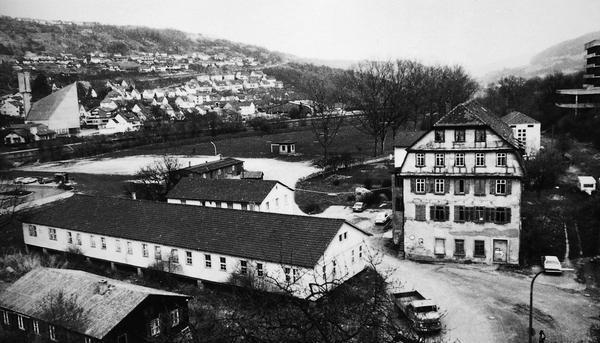 1950. Die Wiege der Würth Gruppe - Künzelsauer Schlossmühle mit Nebengebäuden.