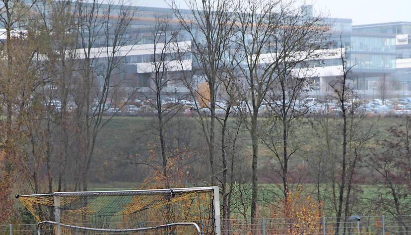 Der Sportplatz Kirschenwiesen hat stark durchn&auml;sste Fl&auml;chen.Foto: Kn&ouml;dler
