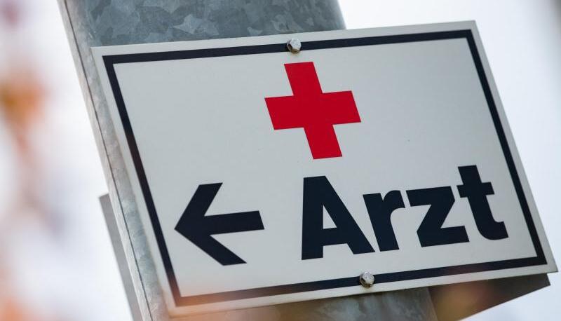 In der Landesregierung verspricht man sich von der Landarztquote eine Verbesserung der &auml;rztlichen Versorgung.  Foto: dpa