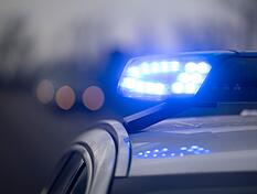 Nach einem Unfall auf der A6 am Samstag sucht die Polizei Zeugen &ndash; die Aussagen der Unfallbeteiligten gehen auseinander. (Symbolbild)