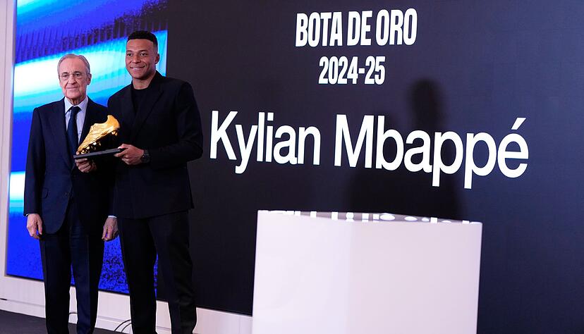 Real Madrids Präsident Florentino Pérez (l) hält große Stücke auf seinen Top-Torjäger Real Madrids Präsident Florentino Pérez (l) hält große Stücke auf seinen Top-Torjäger