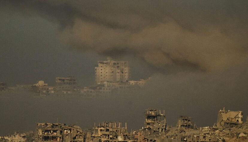 In der Tr&uuml;mmerw&uuml;ste der Stadt Gaza sollen sich gesch&auml;tzt noch etwa 500.000 Zivilisten aufhalten. Sie sind den israelischen Angriffen auf Reste der Terrororganisation Hamas weitgehend schutzlos ausgeliefert. Israel fordert sie fast t&auml;glich zur Flucht auf, aber viele wollen oder k&ouml;nnen das nicht mehr.