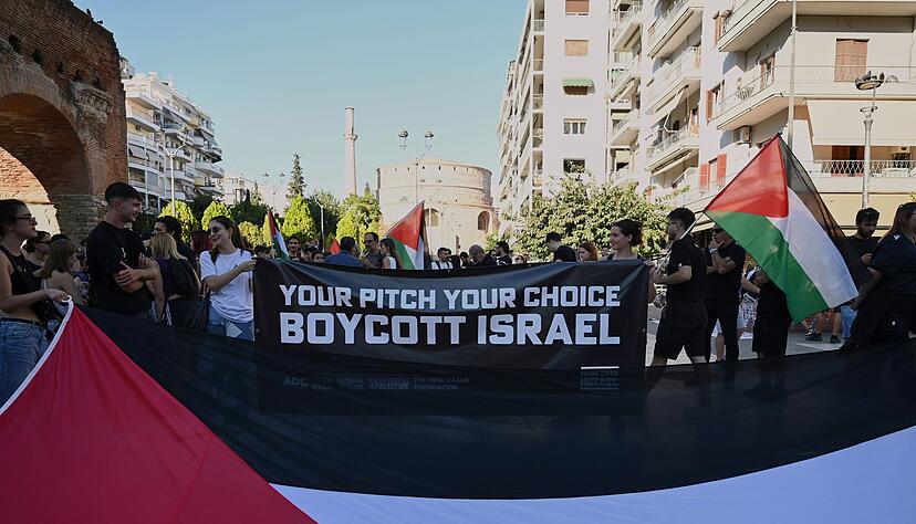 Spiele von Maccabi Tel Aviv waren zuletzt immer hochbrisant und von Protesten begleitet. Spiele von Maccabi Tel Aviv waren zuletzt immer hochbrisant und von Protesten begleitet.