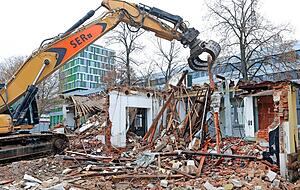 Das Haus, das derzeit abgebrochen wird, stammte aus der Nachkriegszeit. Heuss' Elternhaus wurde 1944 zerst&ouml;rt.