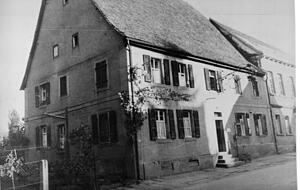 War mit einem Saal ausgestattet: Die Krone an der Ecke Haupt-/Kronenstraße. Foto: Heimatverein Mühlbach War mit einem Saal ausgestattet: Die Krone an der Ecke Haupt-/Kronenstraße. Foto: Heimatverein Mühlbach