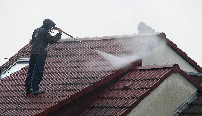 Verst&auml;ndlich, wenn Laien solche Arbeiten nicht &uuml;bernehmen wollen - doch Vorsicht, wenn Anbieter ihre Dienste spontan an der T&uuml;r anpreisen.