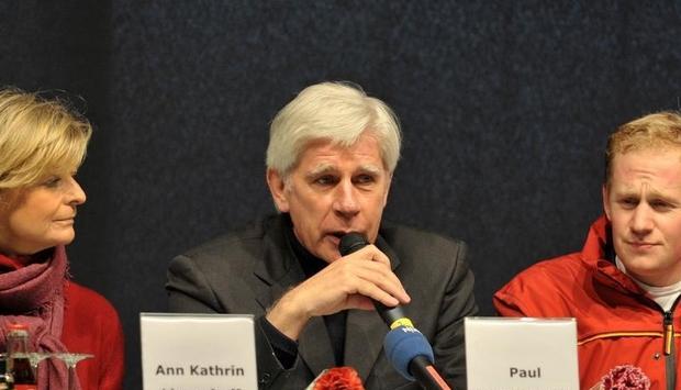 Matthias-Alexander Rath (r-l), Paul Schockemöhle und Ann Kathrin Linsenhof.