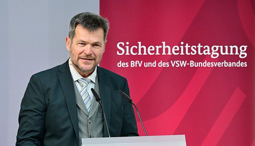 &laquo;Die Dynamik der Bedrohungen erforderte schnellere Fortschritte&raquo;, sagt der Pr&auml;sident des Verbandes f&uuml;r Sicherheit in der Wirtschaft, Johannes Str&uuml;mpfel.