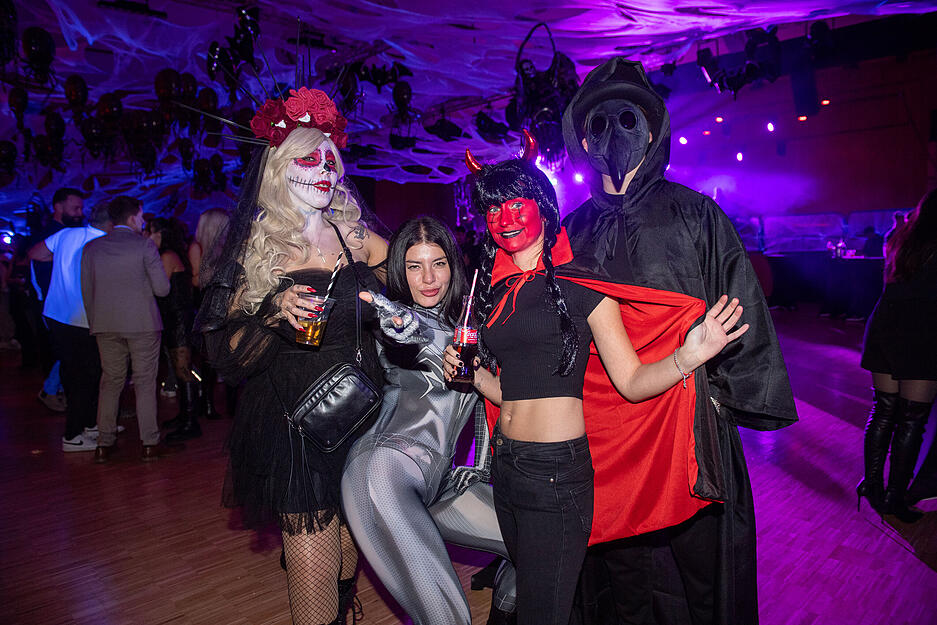 Verkleidete Gäste an Halloween in Heilbronner Harmonie – die Party-Bilder