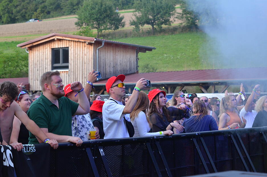 In der Hergstbach-Arena Möckmühl-Korb feiern 2000 Gäste beim Dorf of Tomorrow bis in die Nacht. In der Hergstbach-Arena Möckmühl-Korb feiern 2000 Gäste beim Dorf of Tomorrow bis in die Nacht.