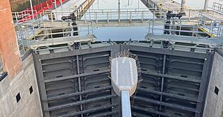 Die Neckarschleusen, hier die in Lauffen, sind seit Jahren Zankapfel zwischen Bund und Land. Die Verl&auml;ngerung f&uuml;r 130-Meter-Schiffe ist f&uuml;r Berlin vom Tisch.