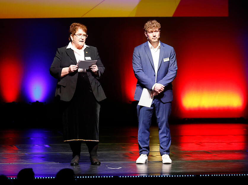 Hohenloher Sport Award in der Öhringer Kultura: Sportkreispräsidentin Doris Baumann und Vizepräsident Simon Eberle. Hohenloher Sport Award in der Öhringer Kultura: Sportkreispräsidentin Doris Baumann und Vizepräsident Simon Eberle.