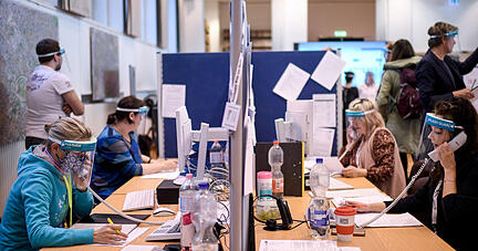 Die Pandemie bringt Mitarbeiter in Gesundheits&auml;mtern an die Grenzen. Foto: dpa