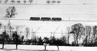Zusammengestellt von Archiv und Dokumentation der Heilbronner Stimme

Die Schienenbusse auf der Zabergäubahn sind, wie hier im Januar 1976, über Jahrzehnte ein gewohnter Anblick. Nach der Umstellung der Strecke von Schmal- auf Normalspur in den Jahren 1964/1965 lösen sie die alten Dampfzüge ab.