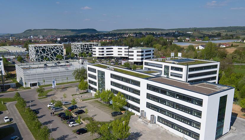 Unter anderem für den Bau des Parkhauses (links im Bild) hatte die IHK Heilbronn-Franken Rücklagen gebildet.
Foto: Archiv/Maier